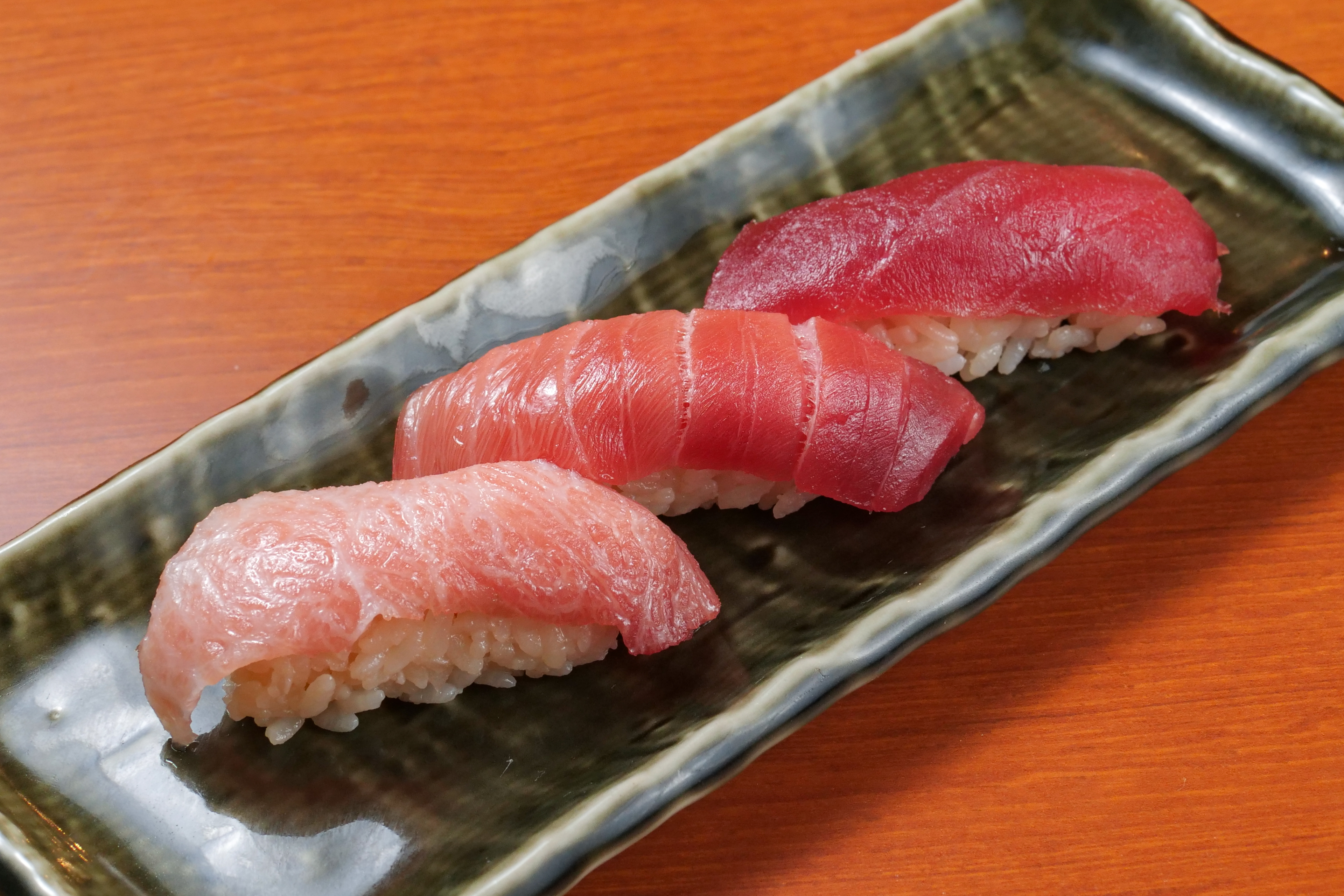 こだわりの特製マグロ料理